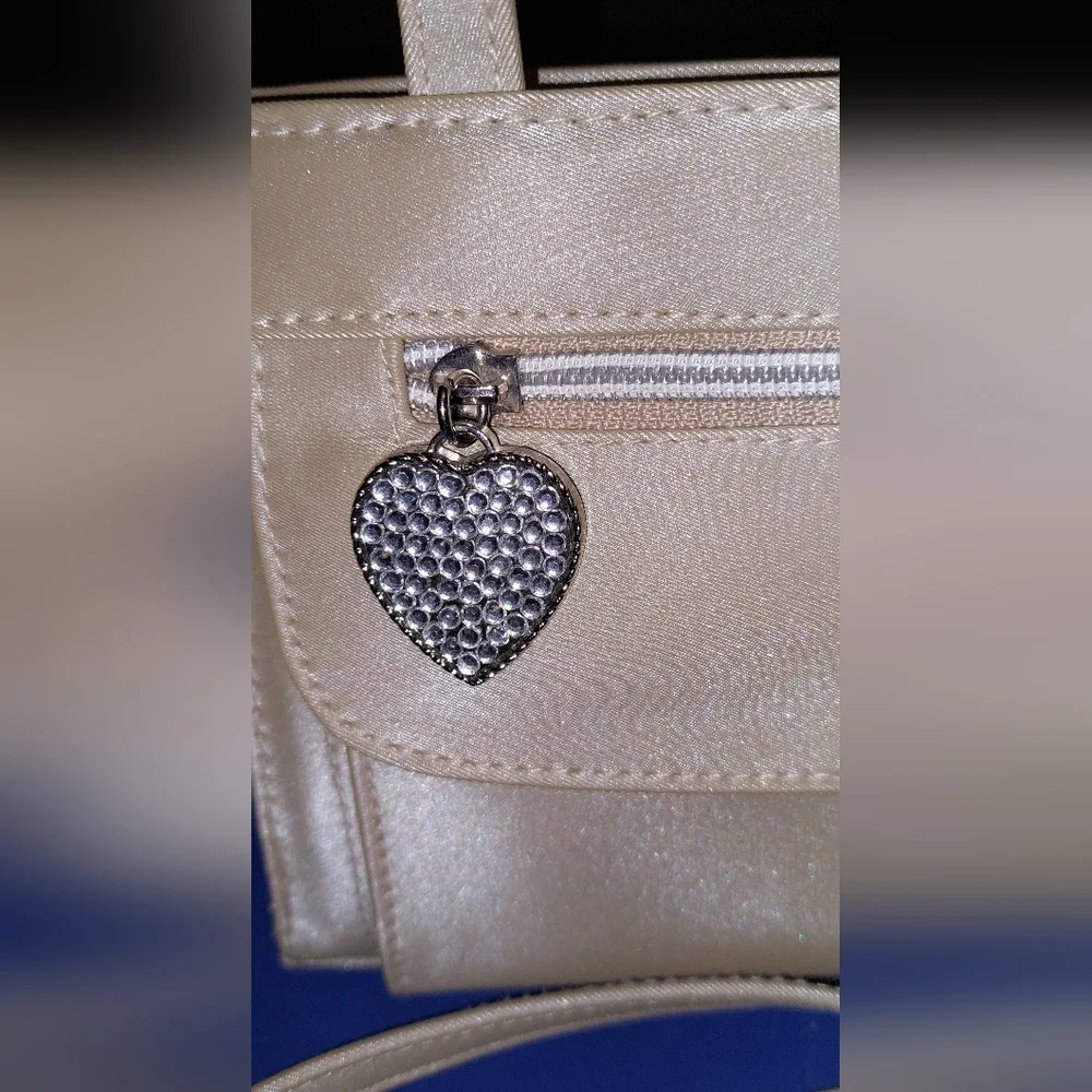 SOLD-Small crossbody bag. Lots of compartments, smoke free home - Picture 2 of 12